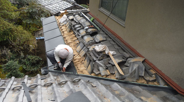 下屋腰葺き・谷板交換詳細画像 