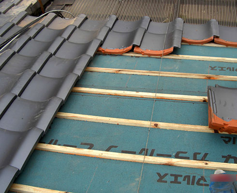 下地から丁寧に積み上げていきます。